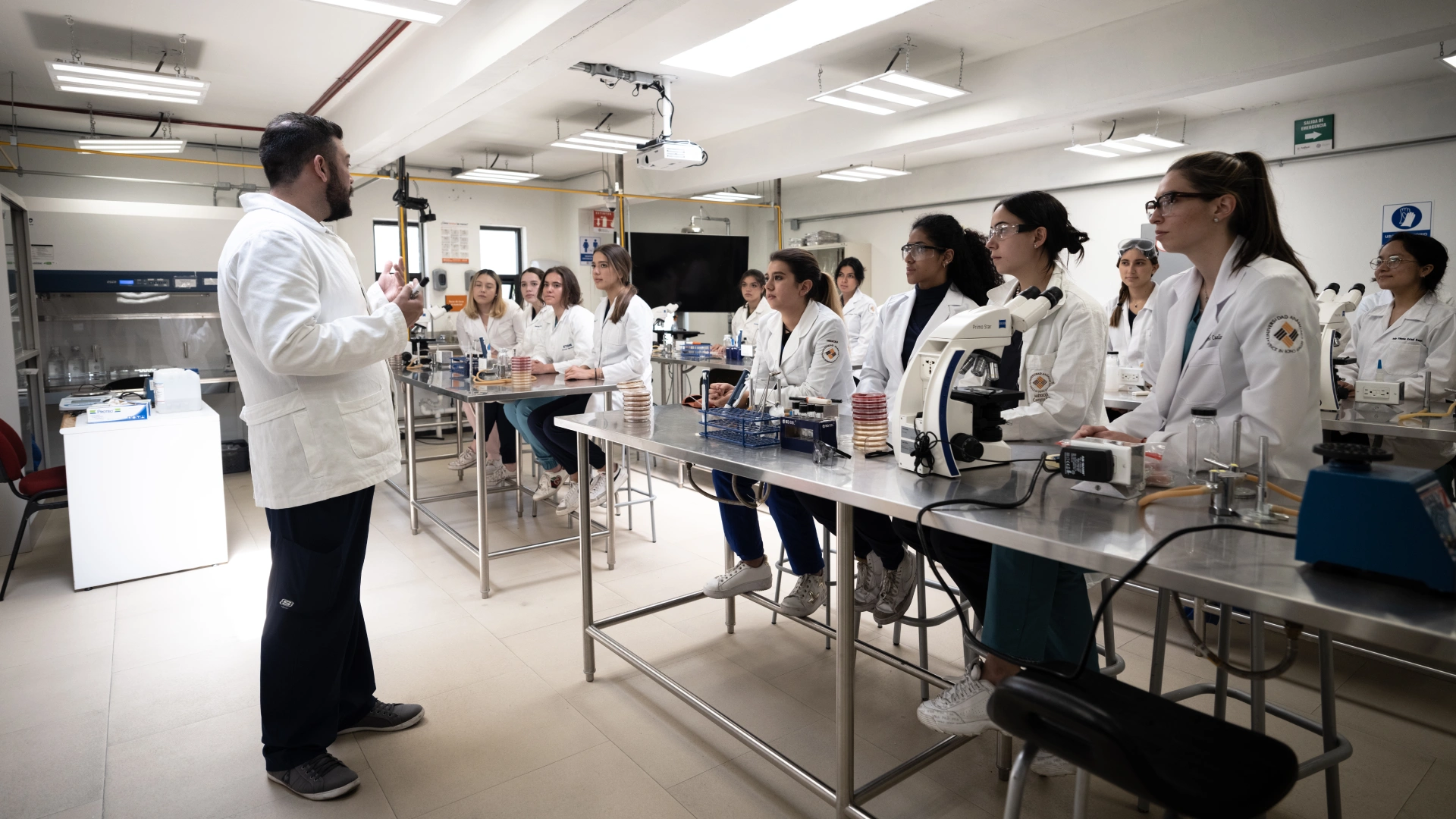 facultad de ciencias de la salud instalaciones